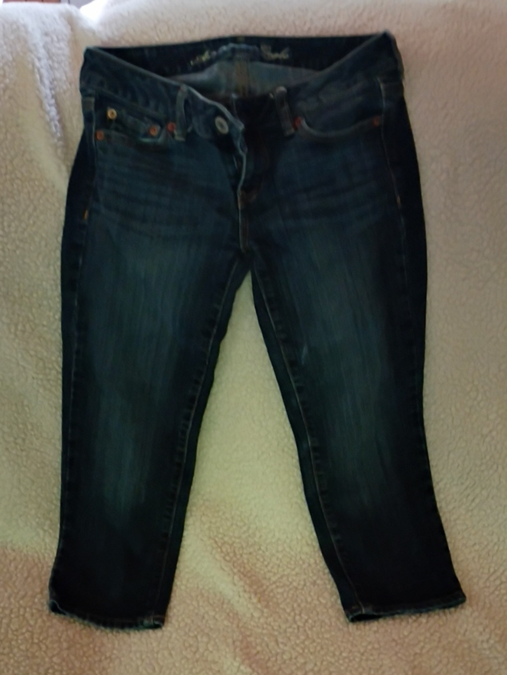 American Eagle Dark Wash Women’s Capri Jeans - Classic Slim Fit